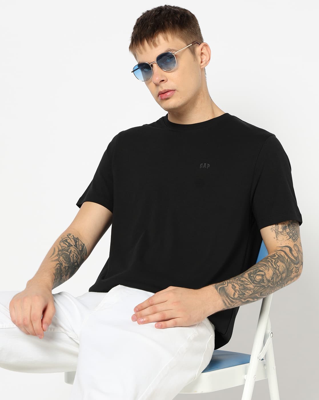 Men Solid Slim Fit Round-Neck T-Shirt