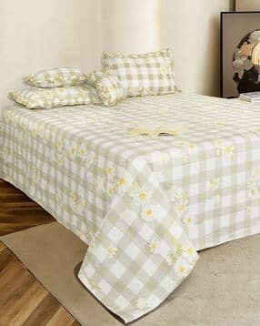 Floral Print Bedsheet with Pillow Covers-image-31