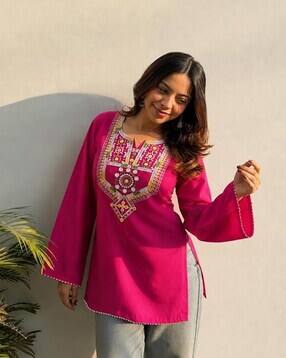 svaraa Women Embroidered V-Neck Straight Kurti-picture-15