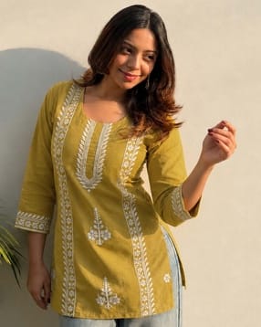 svaraa Women Embroidered Round-Neck Straight Kurti-picture-10