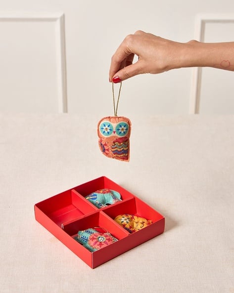 CHUMBAK Cute Magical Charms Gift Set