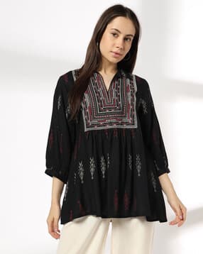 siyahi Women Yoke Embroidered Relaxed Fit Tunic-picture-11