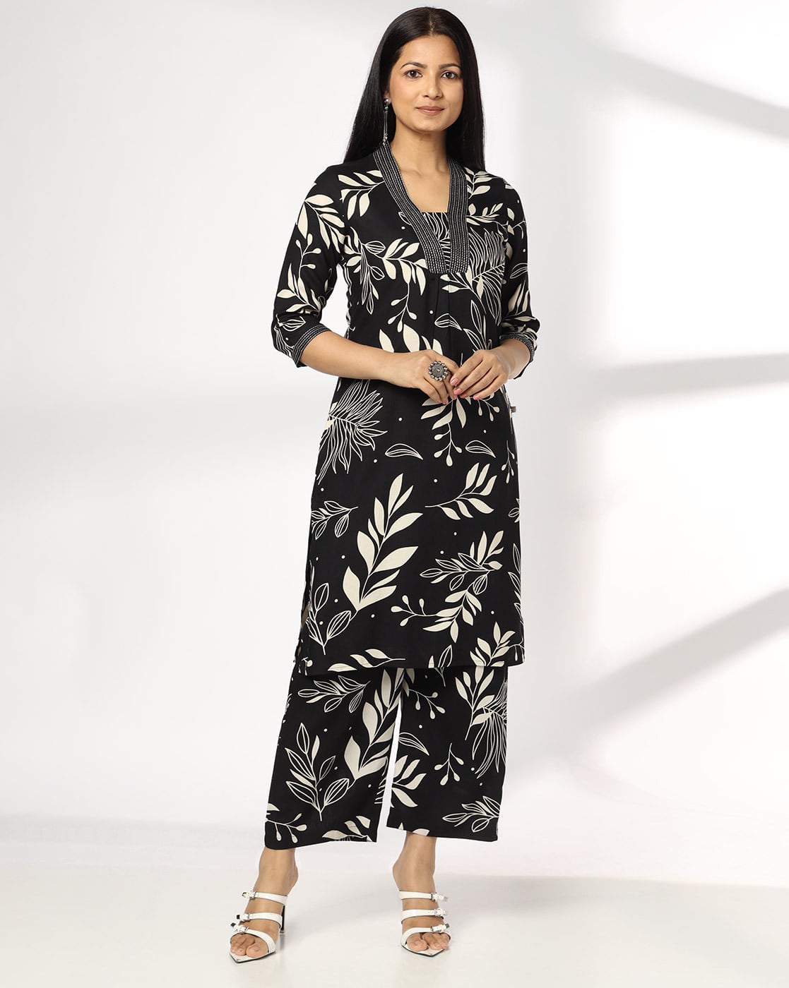 Women Leaf Print Straight Kurta & Palazzos Set