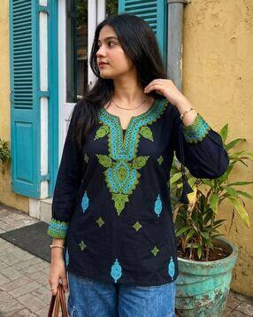 youthnic Women Embroidered Regular Fit Straight Kurti-picture-2