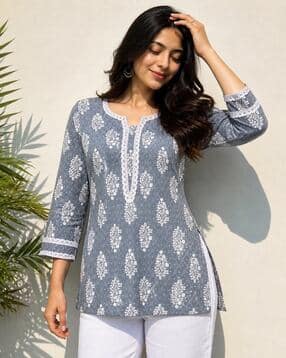 nyrika Women Printed Square-Neck Straight Kurti-picture-31