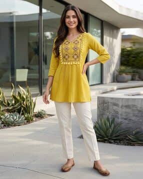 hiva trendz Women Relaxed Fit V-Neck Tunic-picture-14