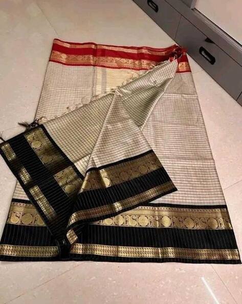 Juhi Collection Women Checked Saree with Blouse Piece