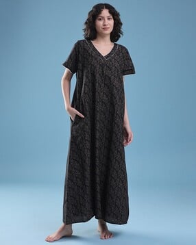 Women Floral Print V-Neck Nightie-image-2