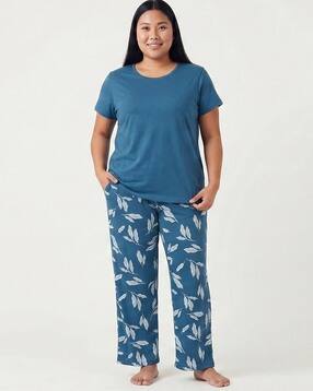Women Round-Neck T-Shirt & Printed Pyjamas Set-image-36