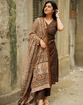 gosriki Women Polka-Dot Straight Kurta Set with Dupatta-picture-40