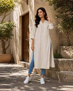 revangi Women Straight Kurta with V-Neck-picture-33