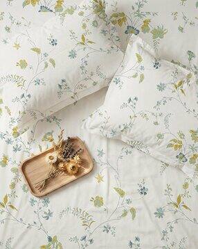 200 TC Floral Print King-Size Bedsheet with Pillow Covers -image-25
