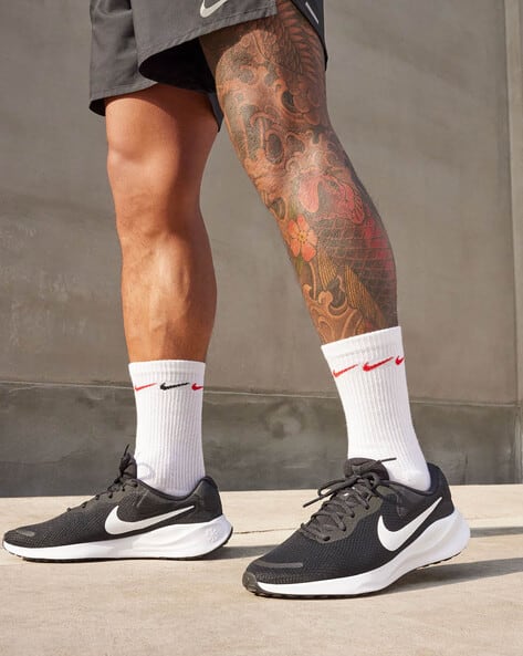 NIKE Men Revolution 7 Running Shoes price history on ajio