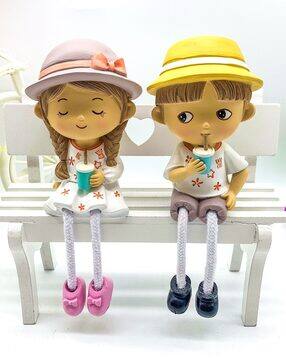 elegant lifestyle Traveler Lovers Hanging Legs Showpiece -picture-12