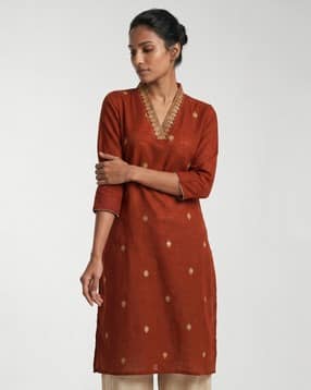 max Embroidered V-Neck Straight Kurta-picture-42