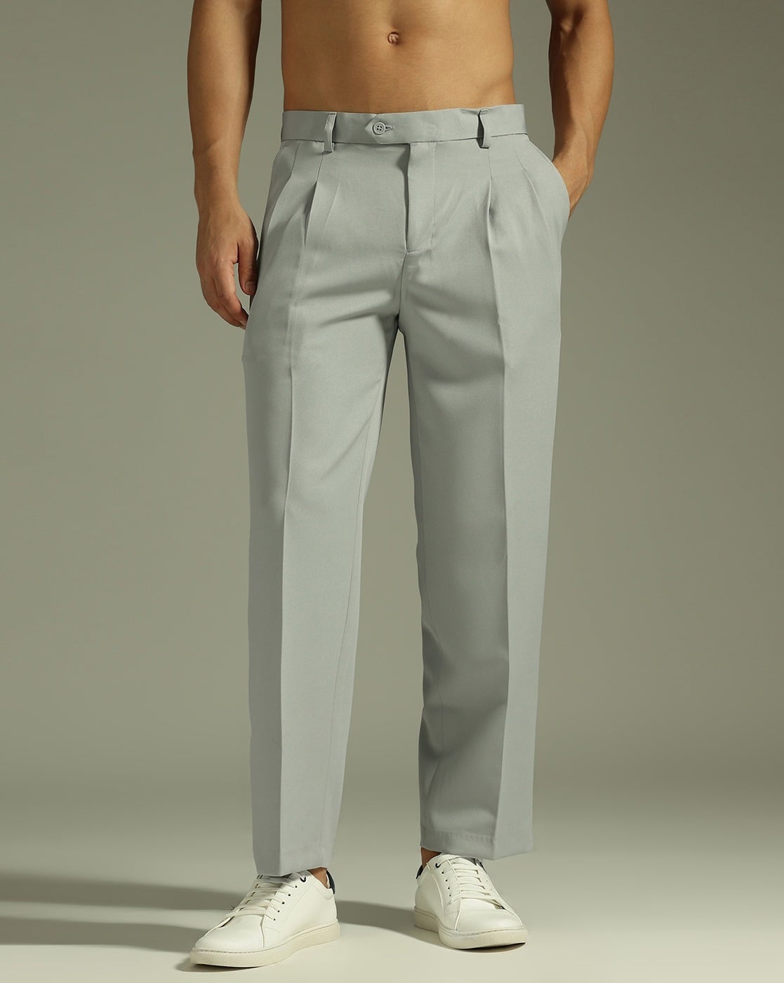 Men Relaxed Fit Pleated Trousers