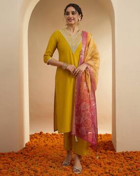 janasya Women Embroidered Straight Kurta with Pants & Dupatta-picture-50