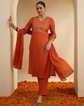 janasya Women Embroidered Straight Kurta with Pants & Dupatta-picture-15