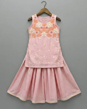 kidsflower Girls Embroidered Kurta & Palazzos Set-picture-32