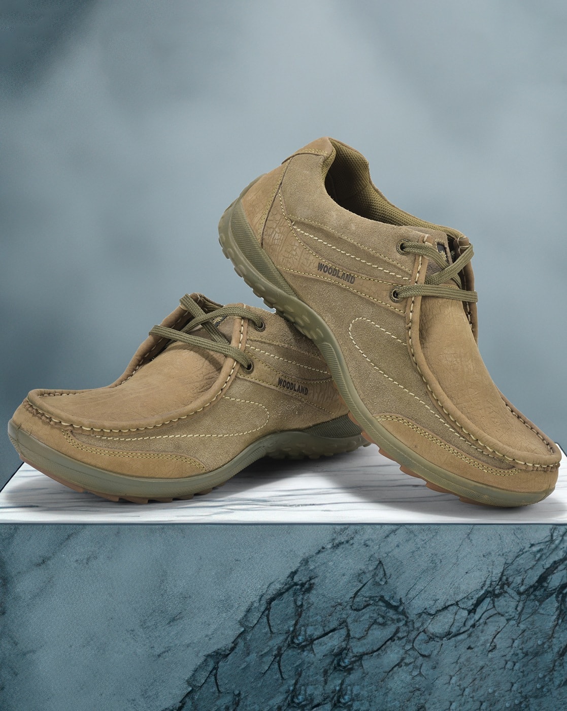 Low-Top Lace-Up Shoes